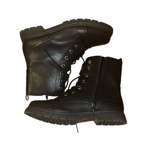 Combat boots